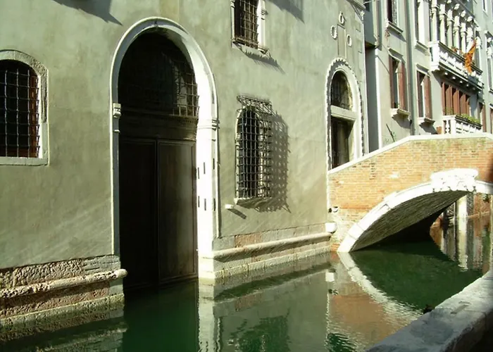 Leone Marciano Independent And Private Entrance *