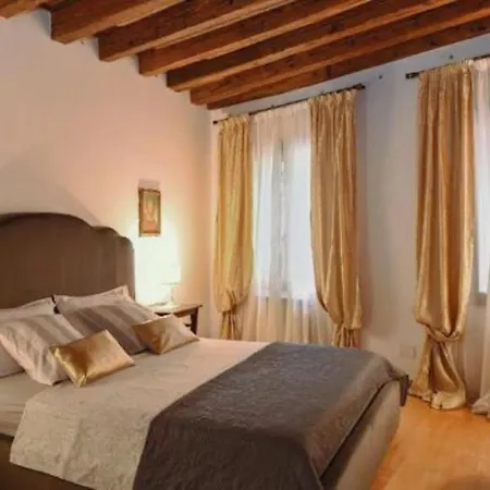 Leone Marciano Independent And Private Entrance Daire Venedik