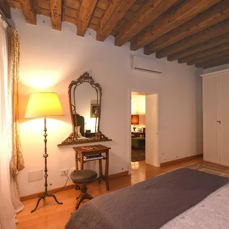 Leone Marciano Independent And Private Entrance Daire Venedik